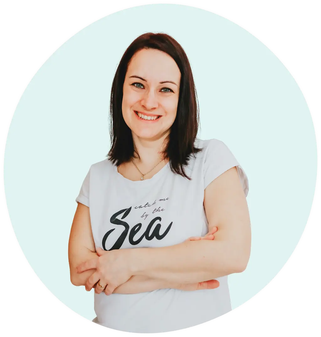 Rebeka, wellness tanácsadó, aki illóolajos rutinokkal és tudatos, egyszerű megoldásokkal segít nyugodtabb mindennapokat kialakítani.